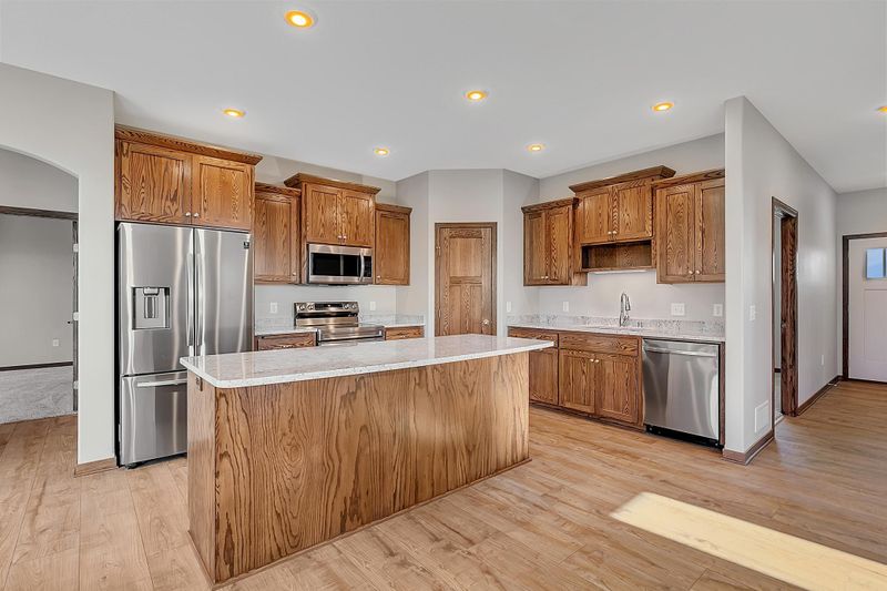 2109 Lindas Ct, Sartell, MN 56377