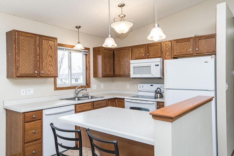 5831 Kingsbury Dr NW, Rochester, MN 55901