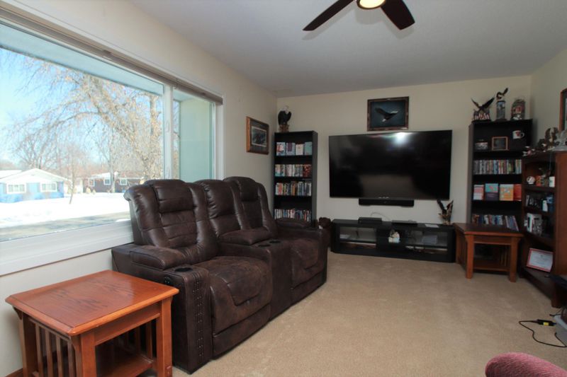 80 Greenstone Ln, Waite Park, MN 56387