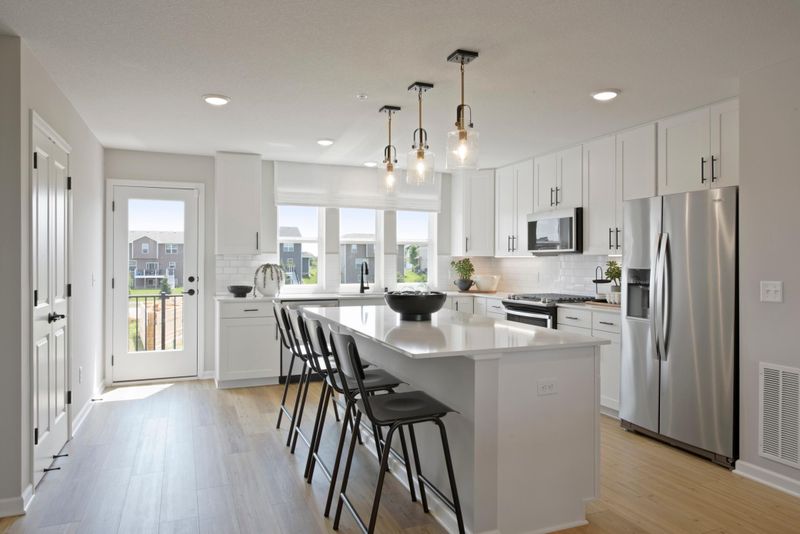 2555 Paddock Pa, Shakopee, MN 55379