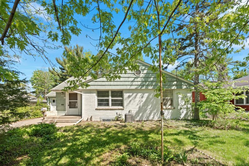 1735 Rome Ave, Saint Paul, MN 55116