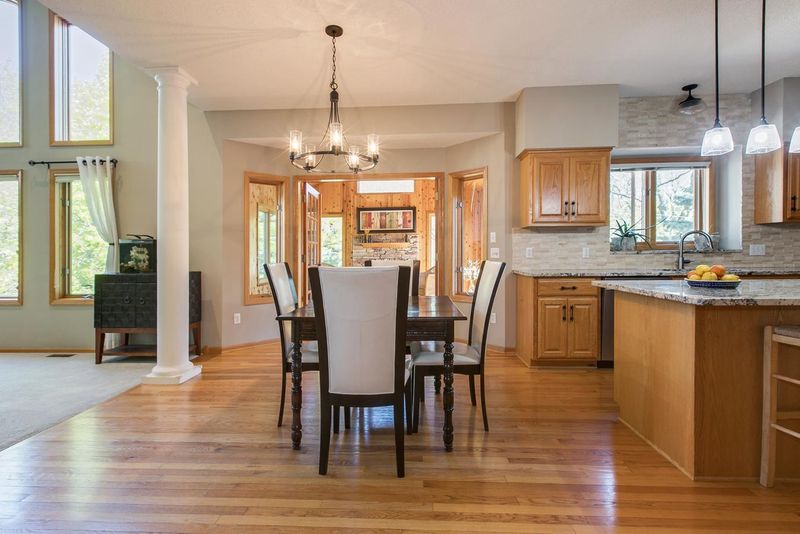 13700 Candice Ln, Eden Prairie, MN 55346