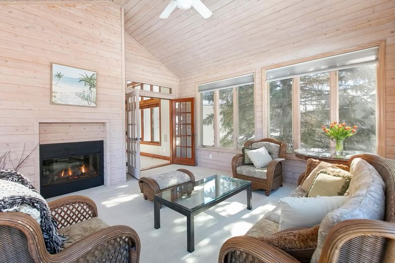 16154 Gladys Ln, Minnetonka, MN 55345