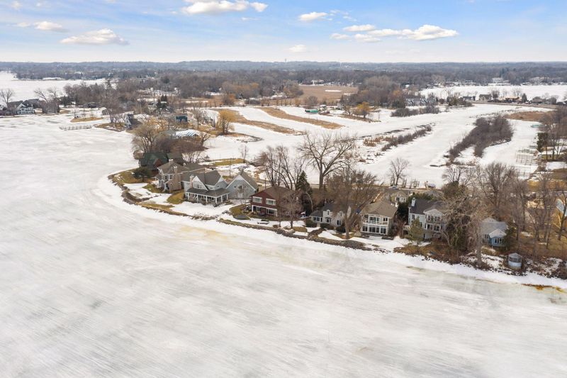 170 Interlachen Ln, Excelsior, MN 55331