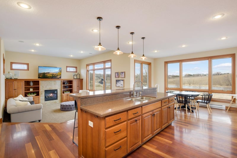 26251 Wyldewood Dr, Webster, MN 55088