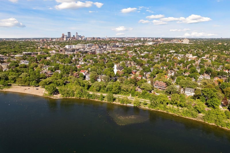 3233 E Bde Maka Ska Pw, Minneapolis, MN 55408