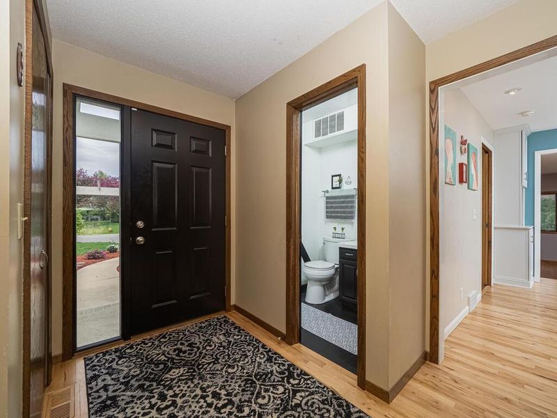 640 Windemere Curve, Plymouth, MN 55441