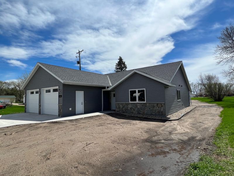 219 9th St S, Sauk Centre, MN 56378