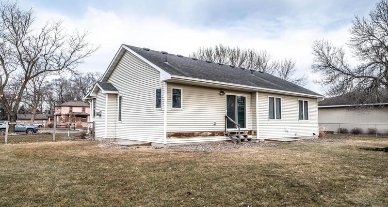 29080 Dickman Ave, Randolph, MN 55065