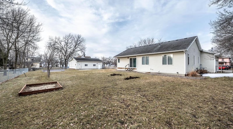 29080 Dickman Ave, Randolph, MN 55065