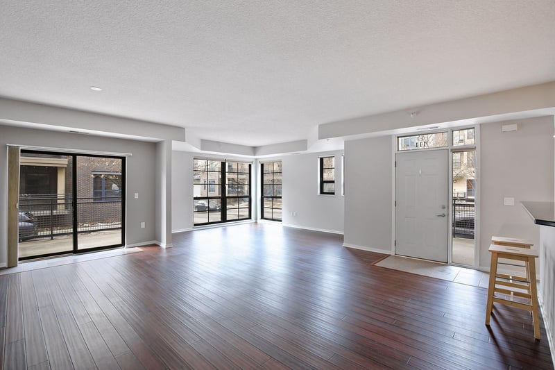 825 Berry St #111, Saint Paul, MN 55114