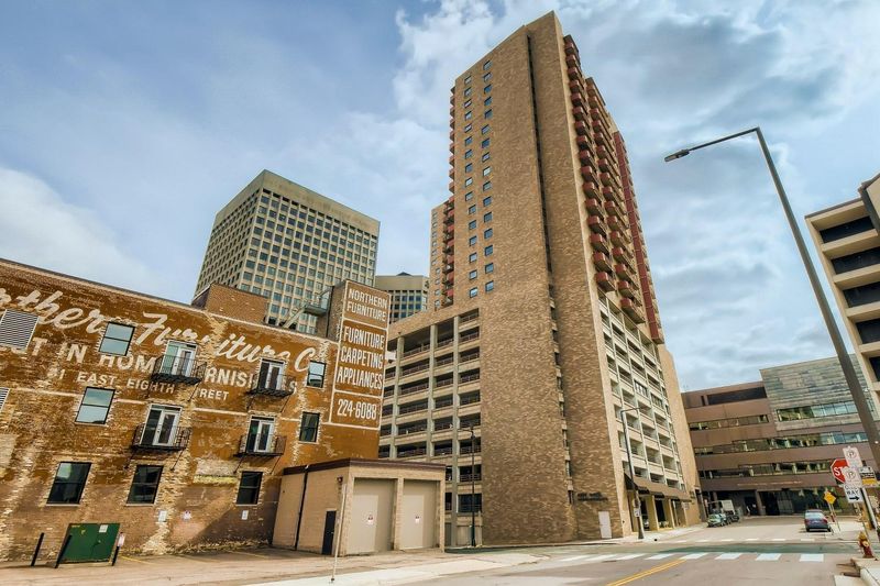66 9th St E #1911, Saint Paul, MN 55101