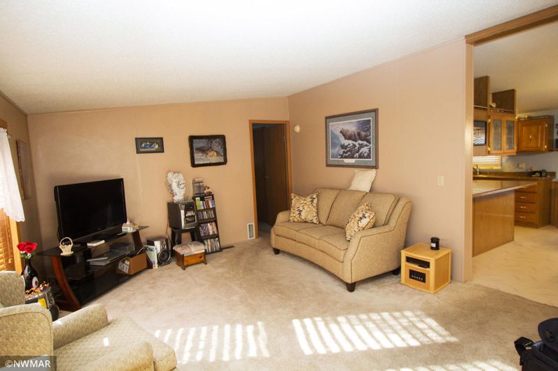 100 8th St S, Warren, MN 56762