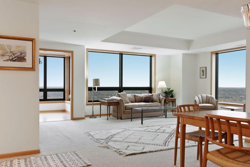 168 6th St E #4104, Saint Paul, MN 55101