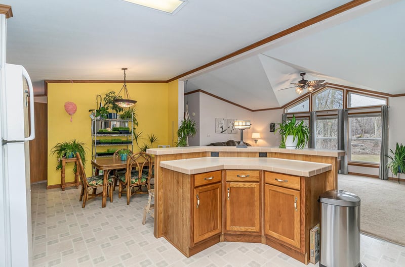 800 Quarry Spring St W, Kasota, MN 56050