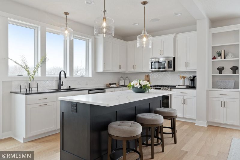 6357 Harvest Trl, Chaska, MN 55318