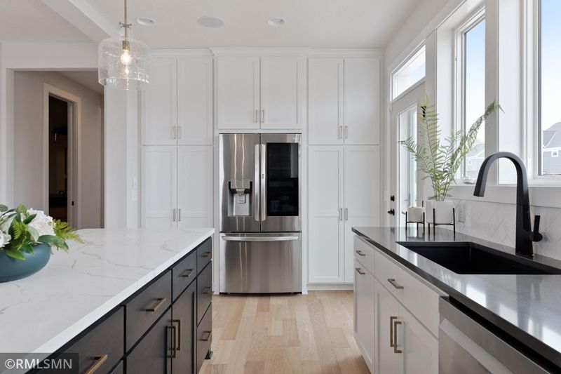 6357 Harvest Trl, Chaska, MN 55318