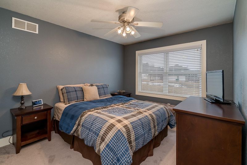 1290 Birch Ave, Mankato, MN 56001