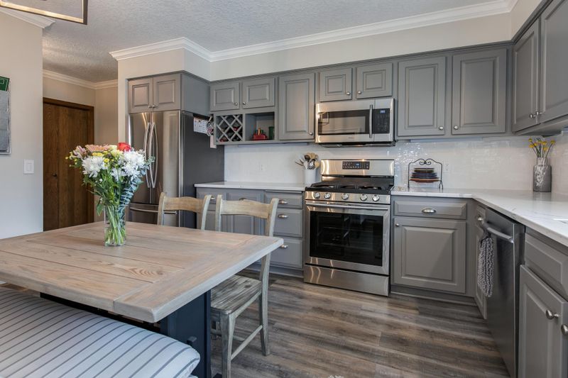 11005 Maple Valley Dr, Maple Grove, MN 55369