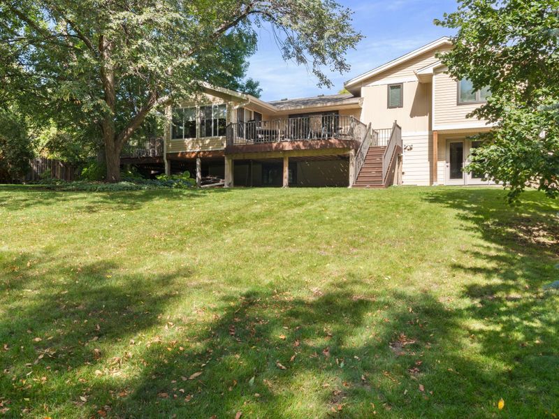 15915 Dawn Dr, Minnetonka, MN 55345