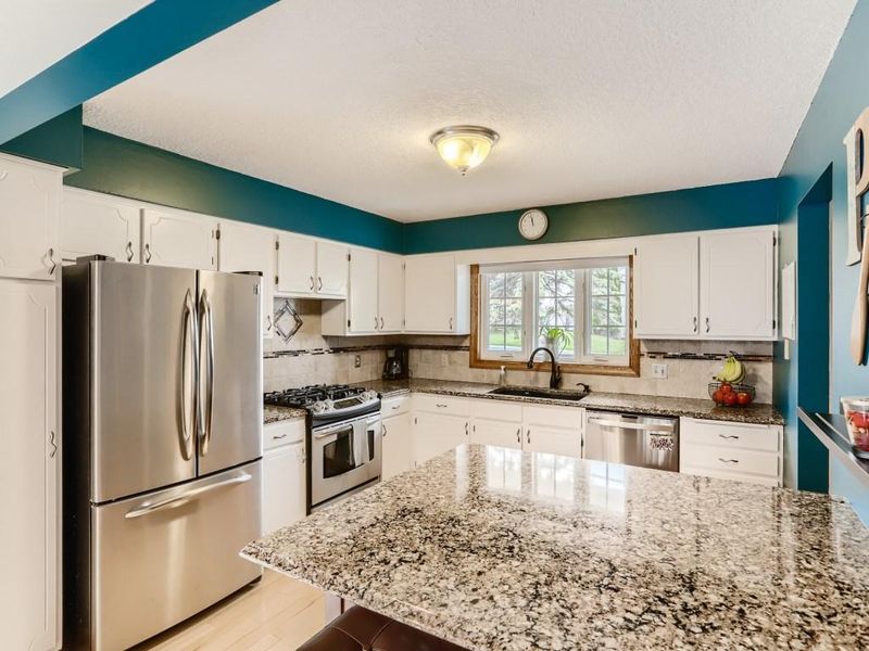 3888 Westbury Ln, Eagan, MN 55123