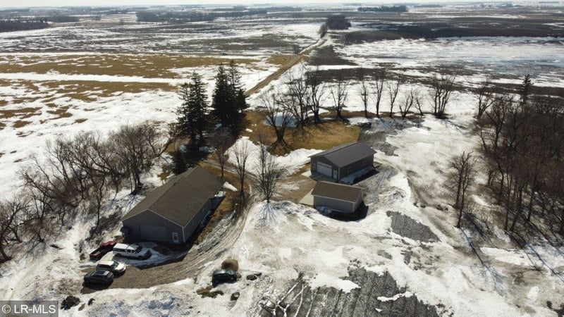 27498 330th St, Wendell, MN 56590