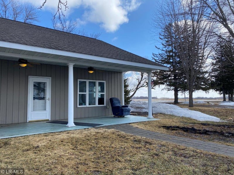 27498 330th St, Wendell, MN 56590