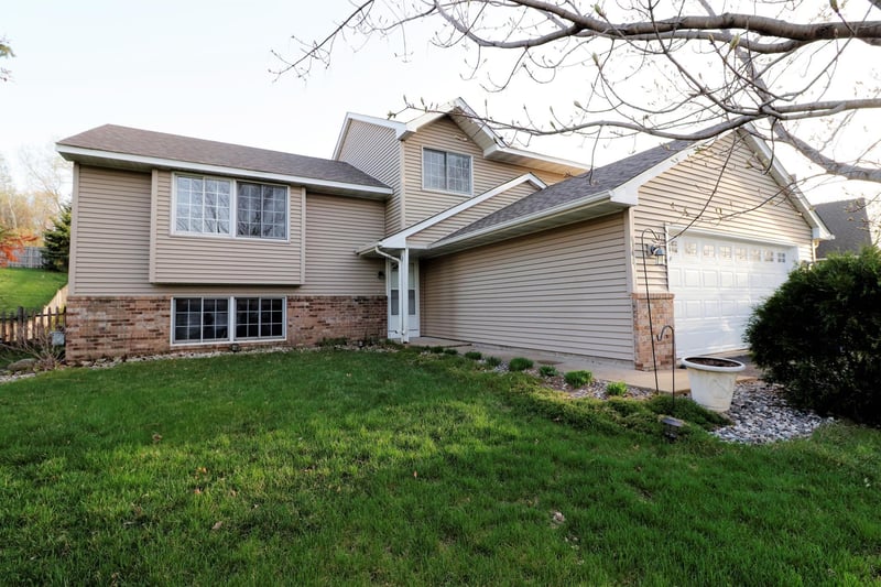 4241 W 150th St, Savage, MN 55378