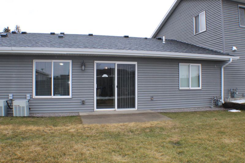 102 6th St W #2, Carlos, MN 56319