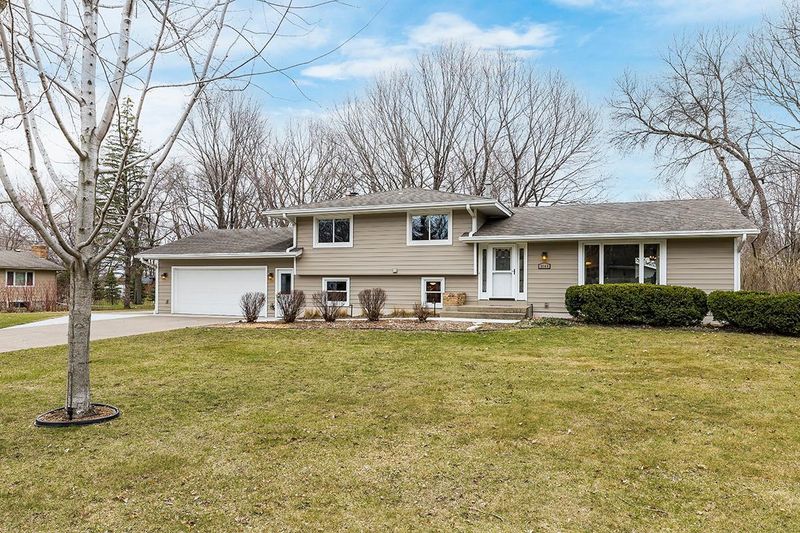 3145 Ranier Ln N, Plymouth, MN 55447