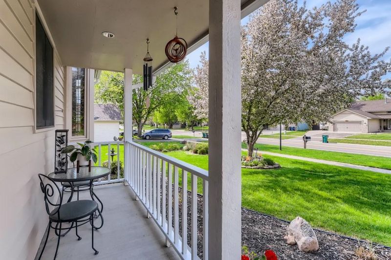 16455 Griffon Trl, Lakeville, MN 55044