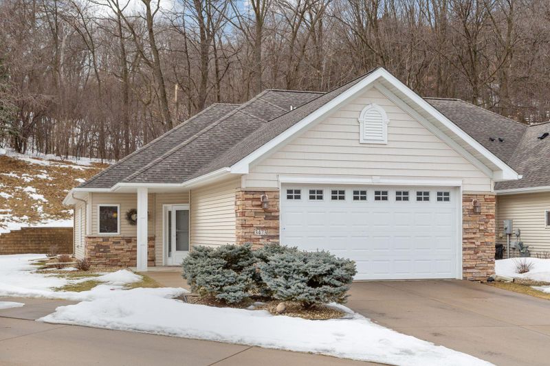 3473 Briarview Ct, Red Wing, MN 55066