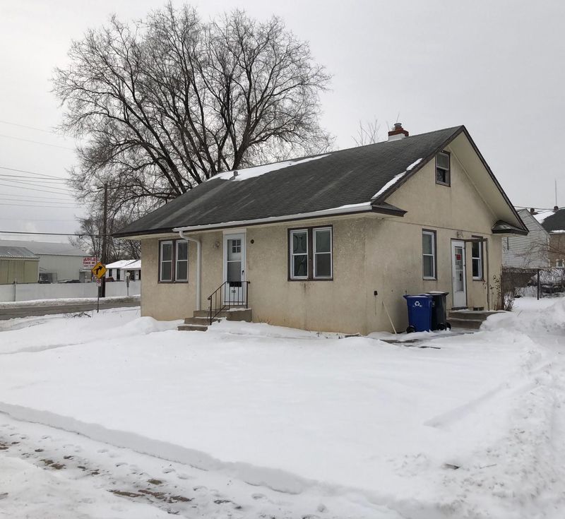 765 Cortland Pl, Saint Paul, MN 55117