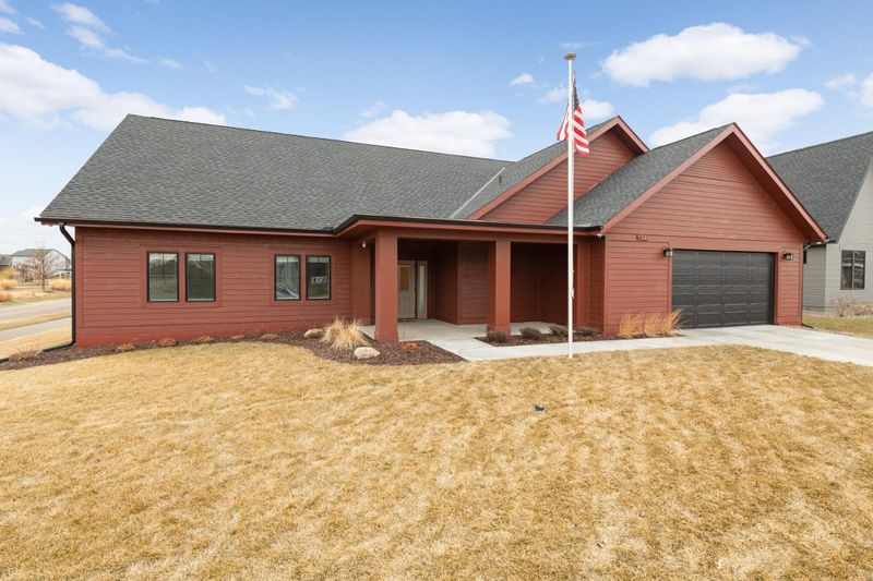 4122 Monarch Ct, Lake Elmo, MN 55042