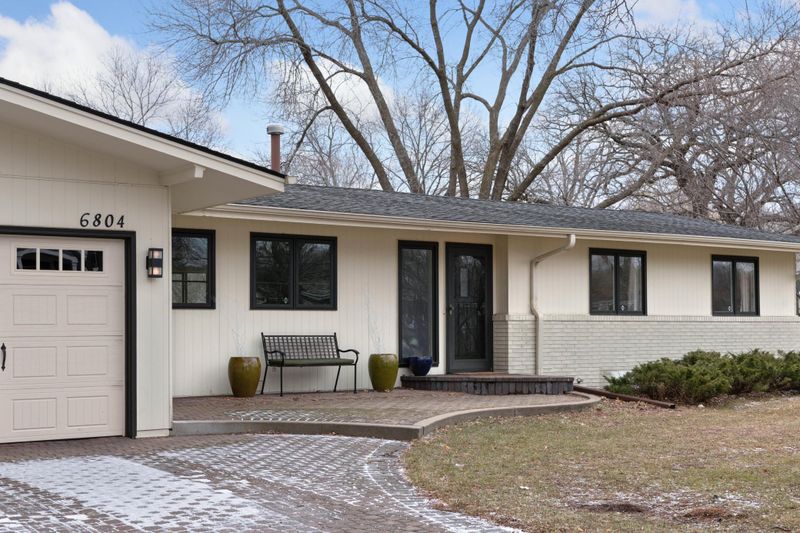 6804 Brook Dr, Edina, MN 55439