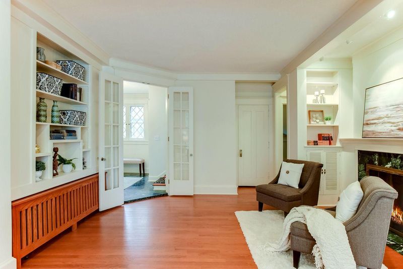 1149 Summit Ave, Saint Paul, MN 55105