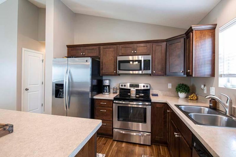 279 Greenway Dr, Delano, MN 55328