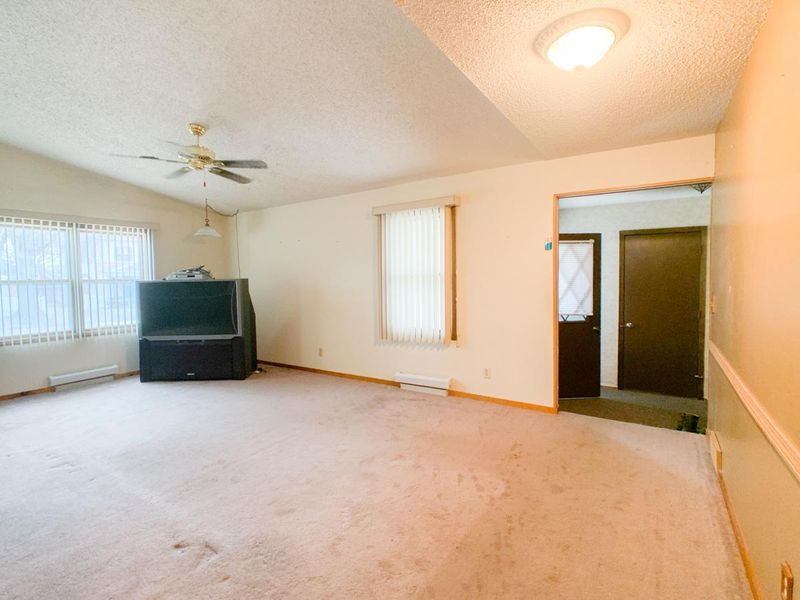 109 E Main St, Arlington, MN 55307