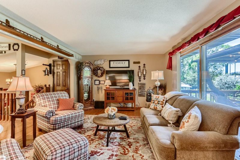 10401 Uplander St NW, Coon Rapids, MN 55433