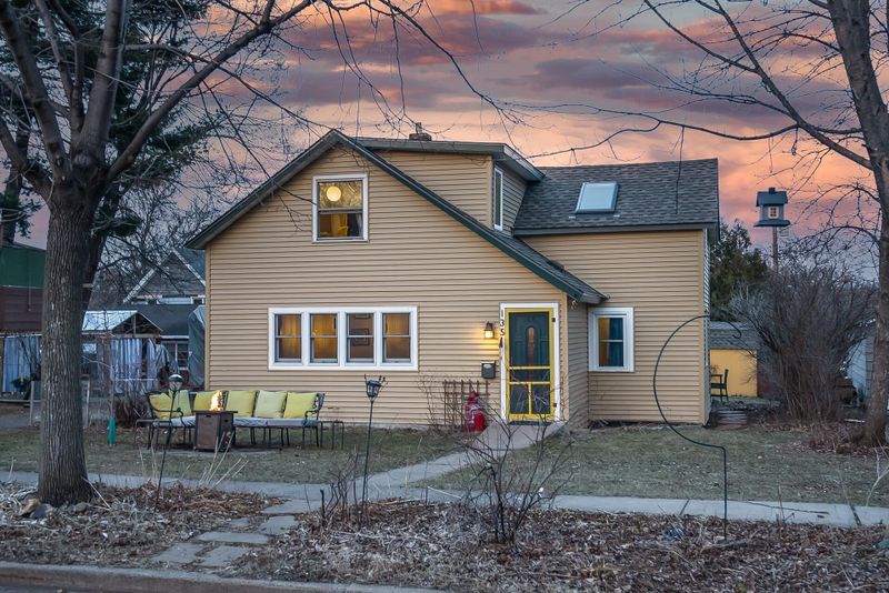 135 State St S, Bayport, MN 55003