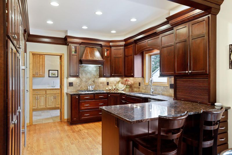 4239 Bluebell Ct, Vadnais Heights, MN 55127