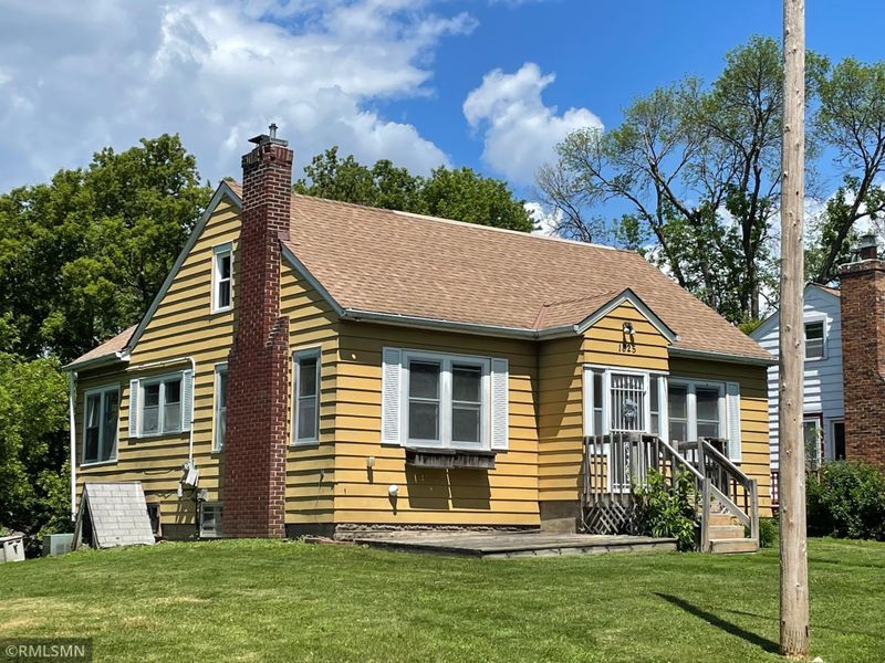 1825 Zephyr Pl, Golden Valley, MN 55422