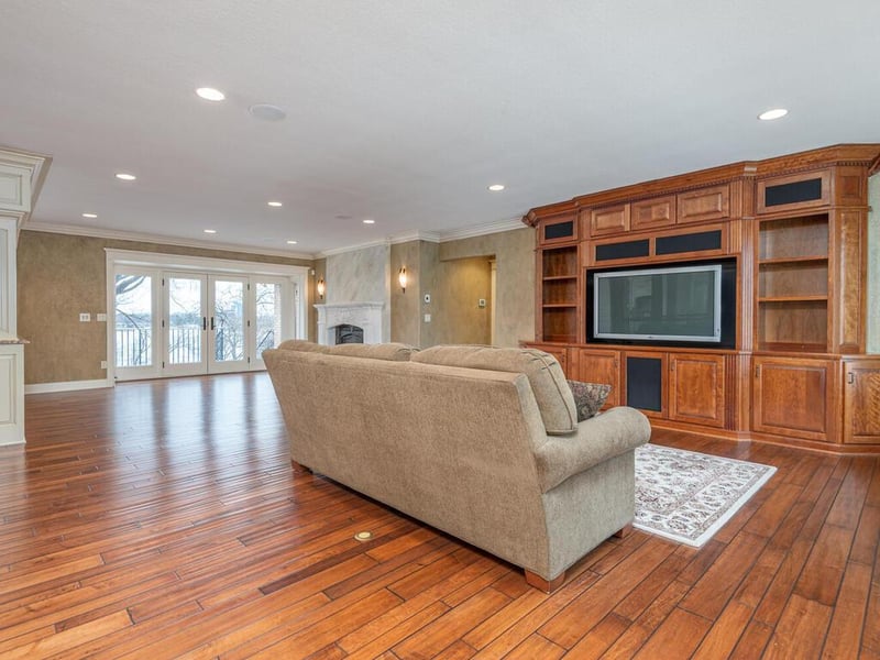 6601 W Shore Dr, Edina, MN 55435