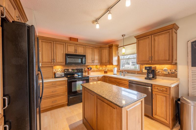 3413 9th Ave NW, Rochester, MN 55901