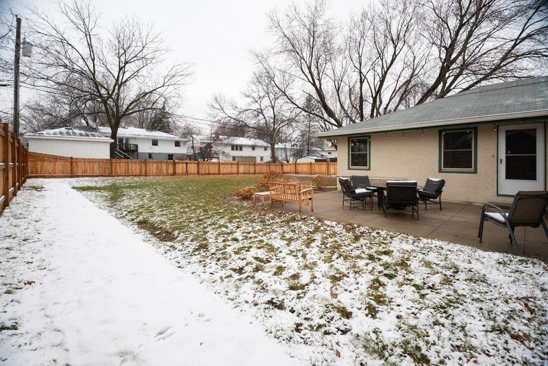 1104 Highview Dr, New Brighton, MN 55112