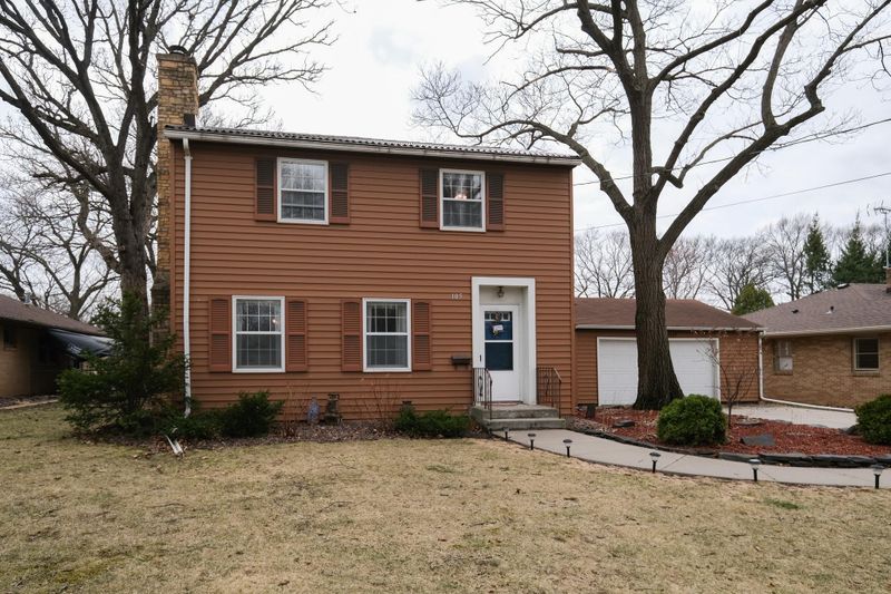 105 W Glencrest Dr, Mankato, MN 56001