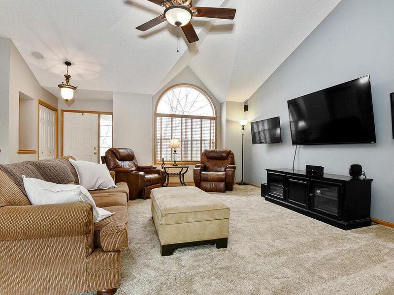 2166 Mathias Rd, Shakopee, MN 55379