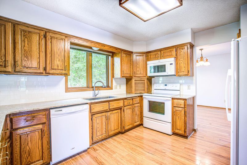 4175 Prairie Ridge Rd, Eagan, MN 55123