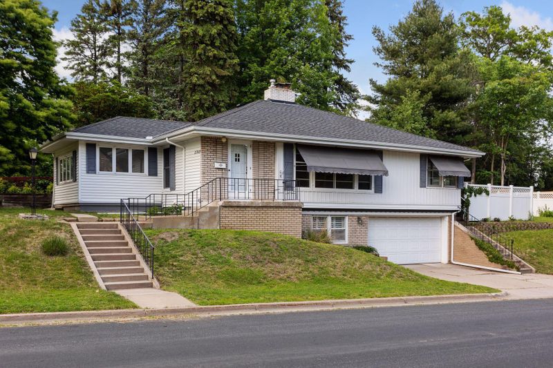 2749 Huntington Ave, Saint Louis Park, MN 55416
