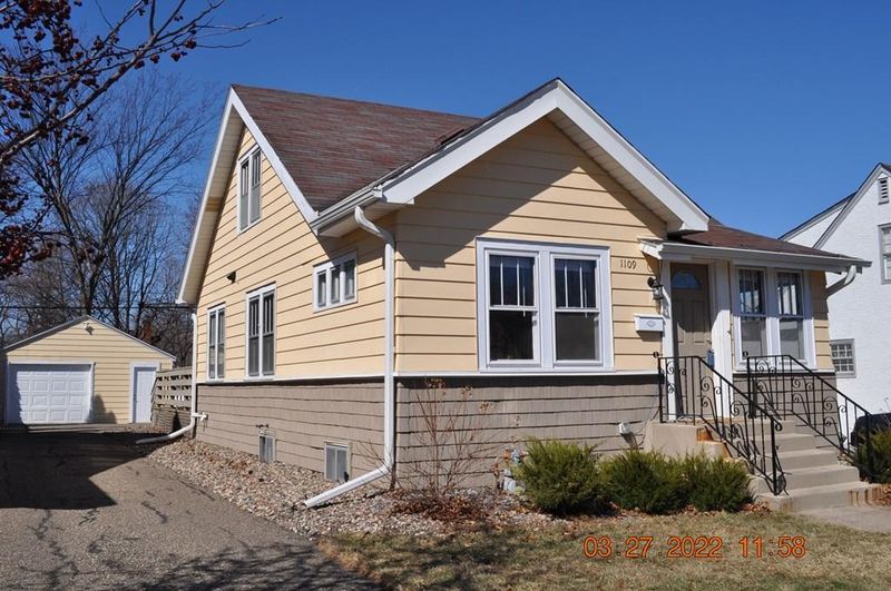 1109 Farrington St, Saint Paul, MN 55117